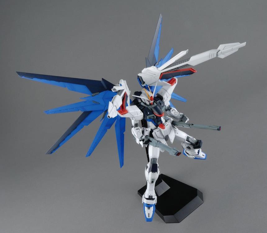 MG Freedom Gundam Ver.2.0 1/100 – Toronto Gundam